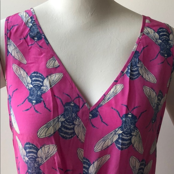 🌷SOLD🌷Anthropologie 100% silk fly print tank - Picture 2 of 8